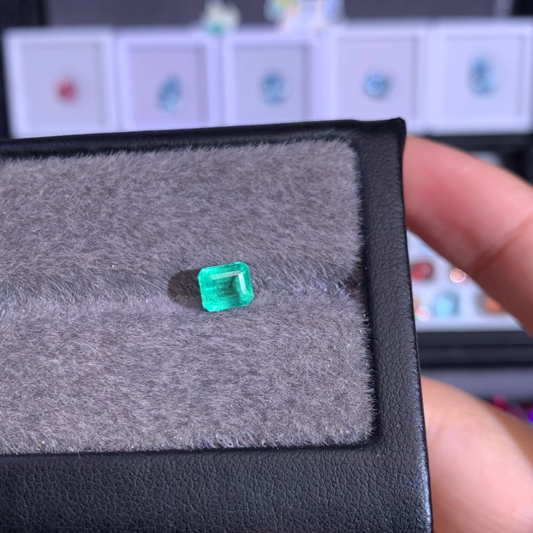 碧玺未镶嵌珠宝奇石0.97ct