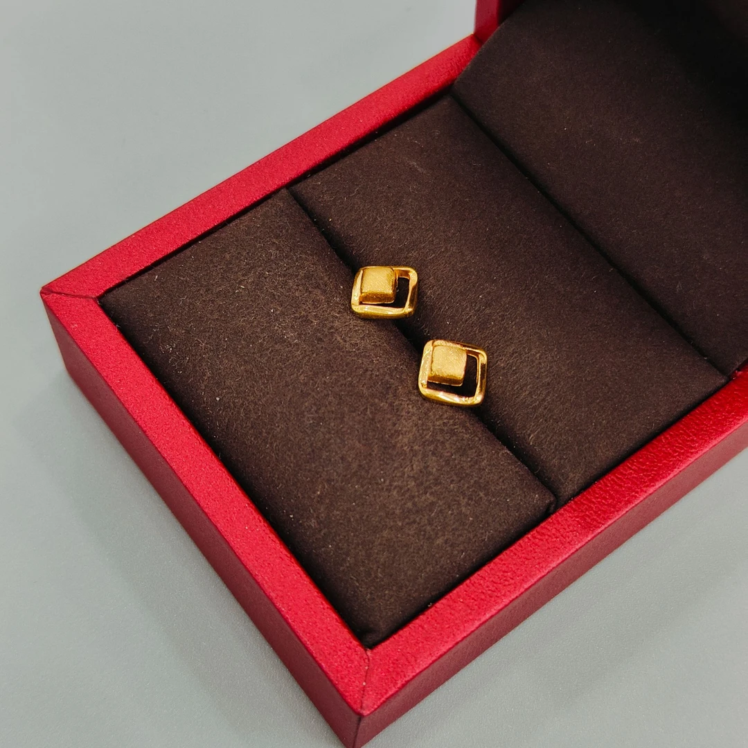 珺铺黄金 5G 足金999【一店】镂空双生缎面方块弯钩耳钉