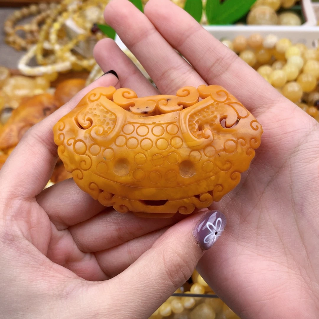 蜜蜡未镶嵌珠宝奇石