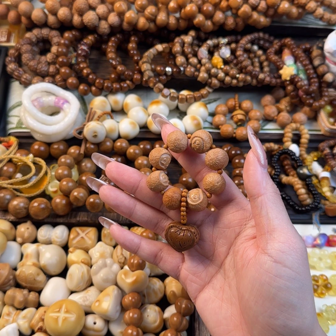 吊坠猴头核桃猴头拉布布手捻