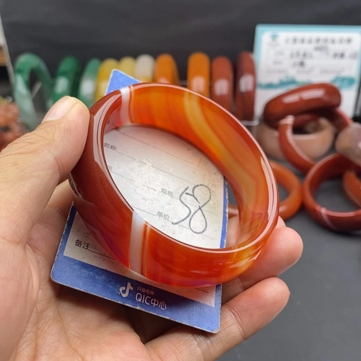 未镶嵌手镯石英质玉