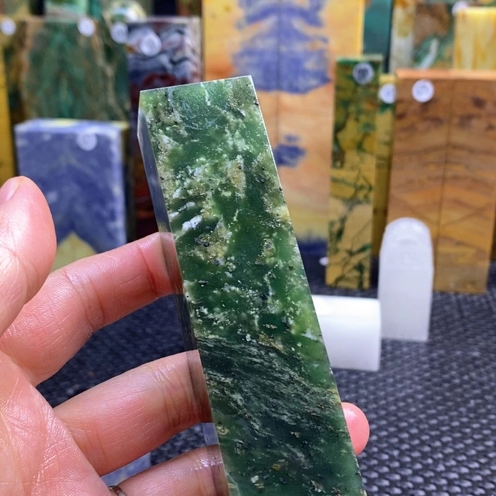 四川石霜**奕青田石印章石