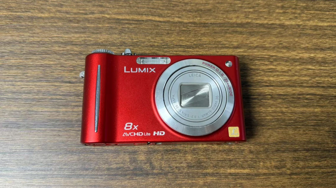 95新 Panasonic/松下 zr3松下1410万像素8倍光变莱卡镜头