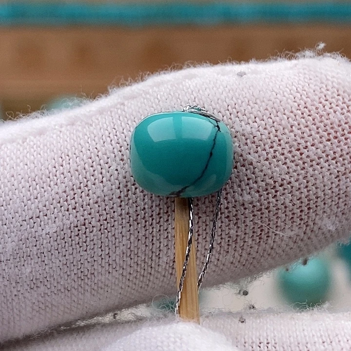 绿松石未镶嵌珠宝奇石9