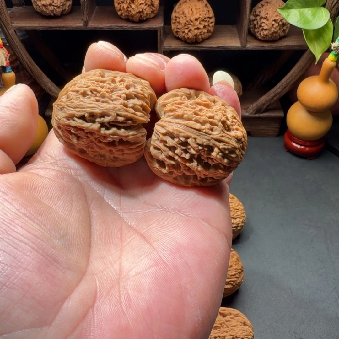 把件文玩核桃南疆石大拉丝凹底高桩尺寸38