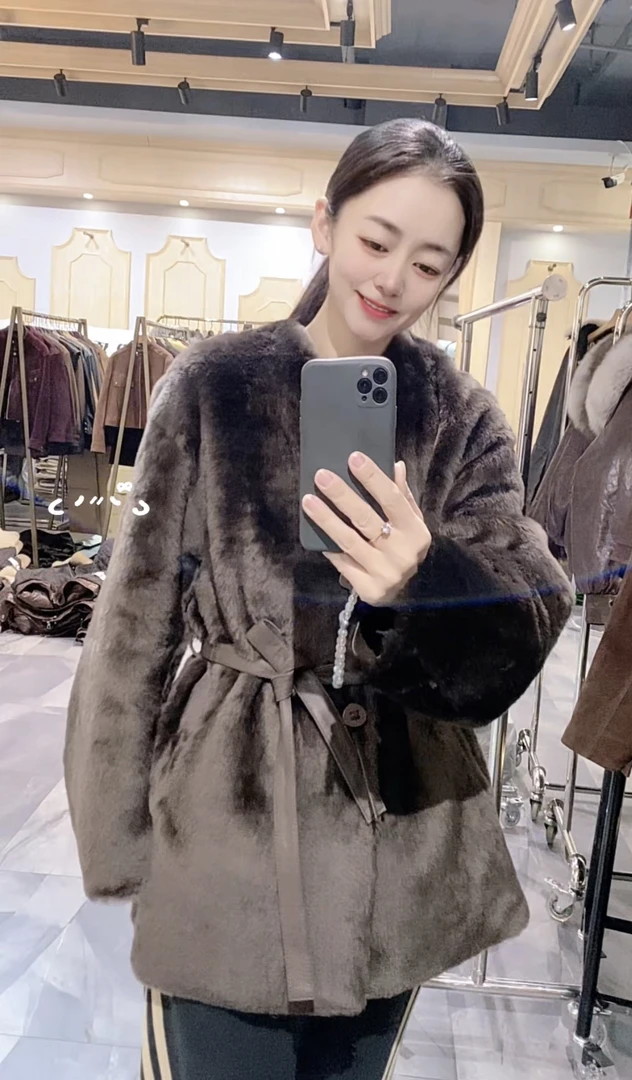 皮掌柜推荐2024新款女装洛蔓羊皮一体外套YBT 3105轻奢时尚秋冬