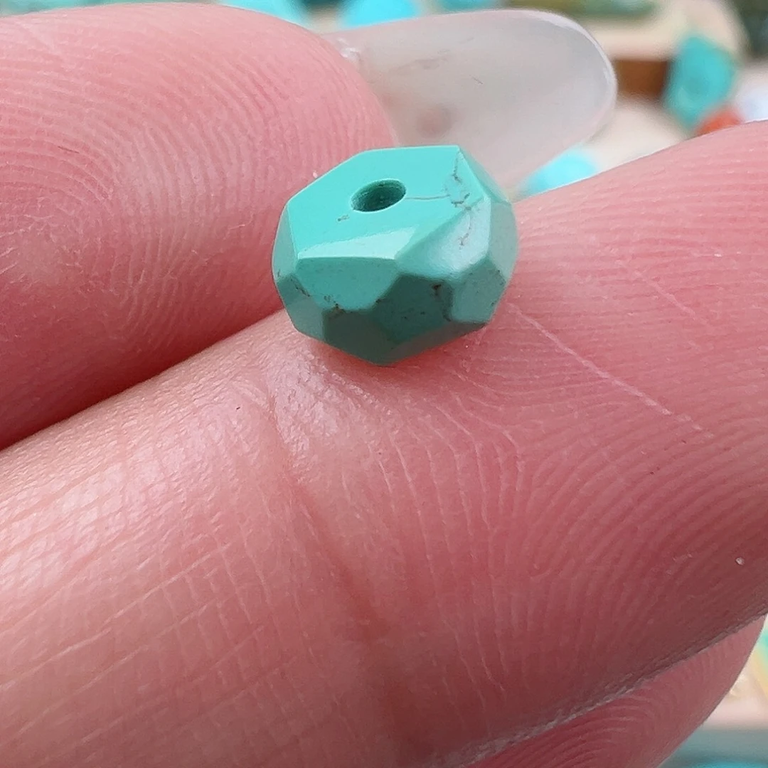 绿松石配饰未镶嵌