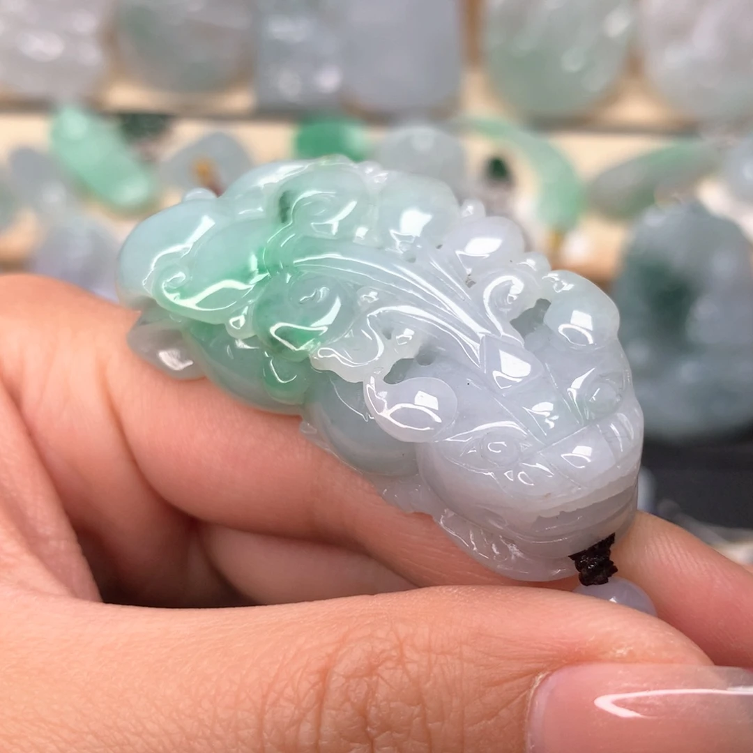 翡翠颈饰未镶嵌貔貅吊坠