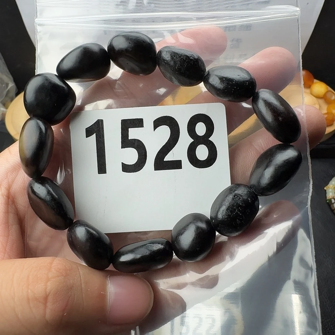 和田玉未镶嵌手串