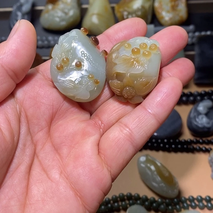 荷***贵和田玉未镶嵌吊坠(不含链)