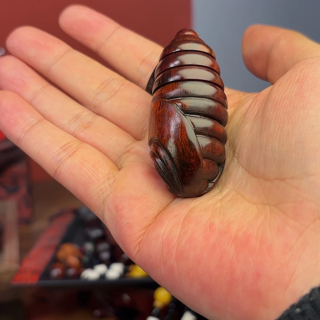 檀香紫檀（小叶紫檀）蛹