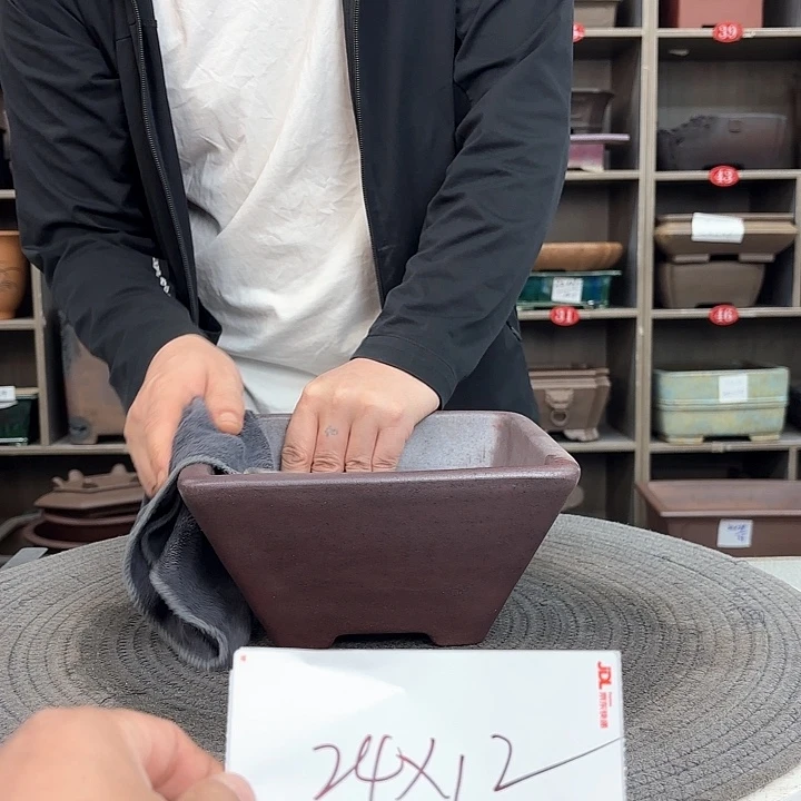 紫砂花盆紫砂的颜色很好看