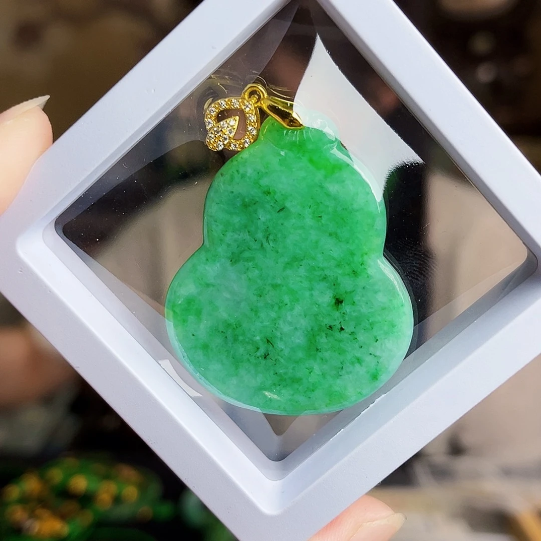 翡翠未镶嵌颈饰吊坠