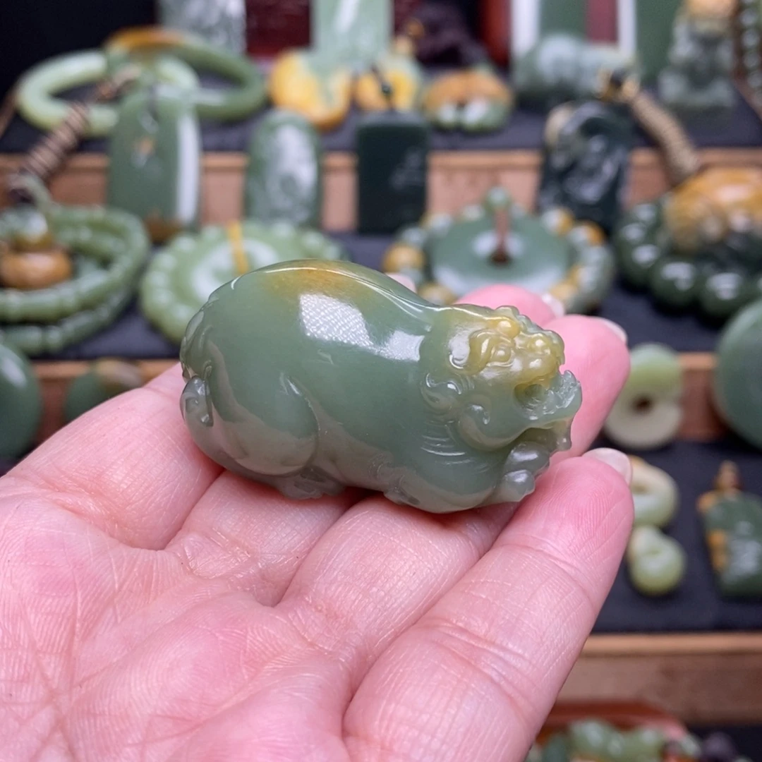 岫岩河磨玉（透闪石质玉）未镶嵌把件