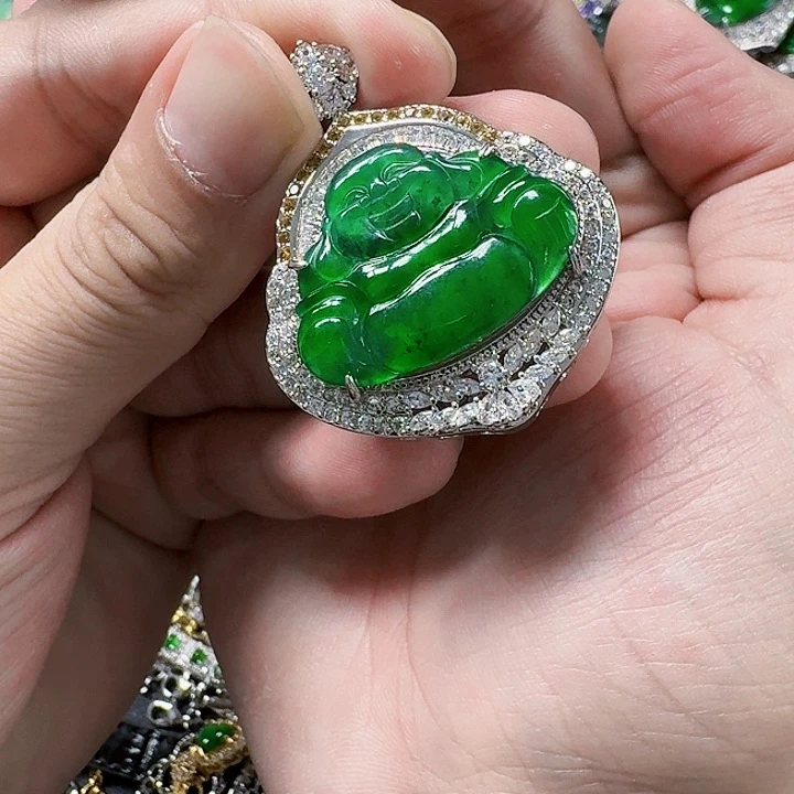 翡翠颈饰未镶嵌天然A货翡翠放漏