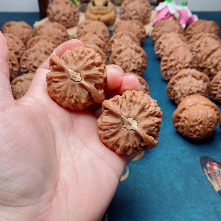 文玩核桃把件宫灯40