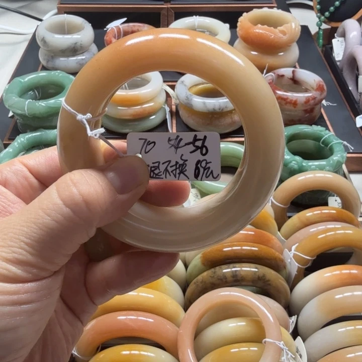 石英质玉未镶嵌手镯