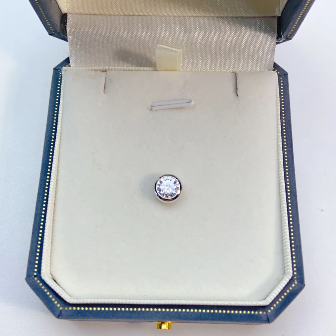 Pt950铂金镶嵌泡泡吊坠1.21克气质时尚百搭