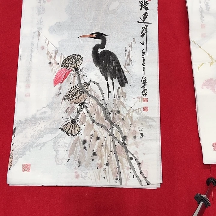 国画花鸟等多种鸟类的栖息