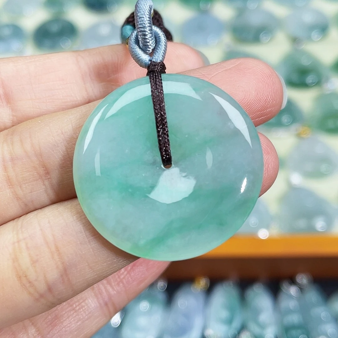 翡翠颈饰未镶嵌吊坠