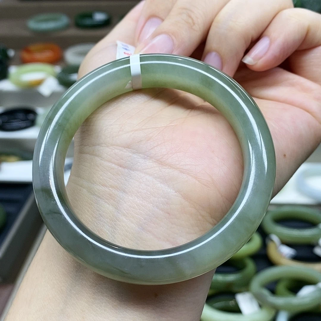 【闪购商品】未镶嵌手镯和田玉