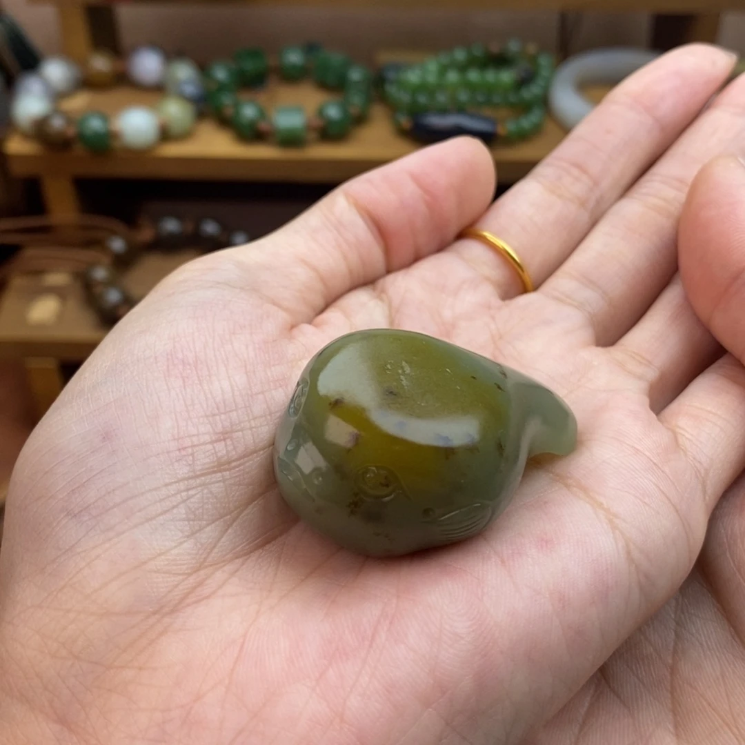 怎***怎和田玉未镶嵌颈饰