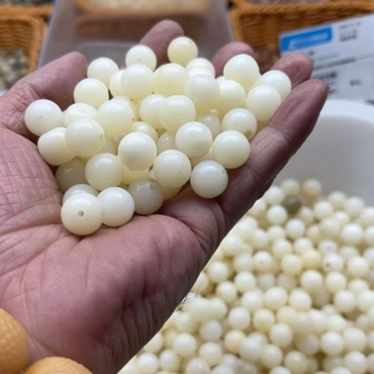 吊坠白玉菩提瑕疵12白玉圆珠200颗