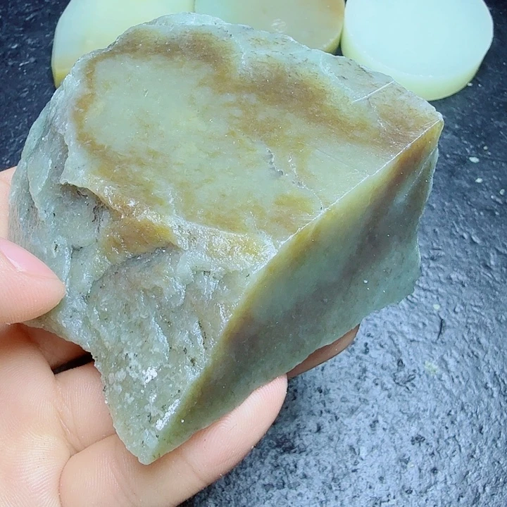 未镶嵌和田玉（糖玉）珠宝奇石
