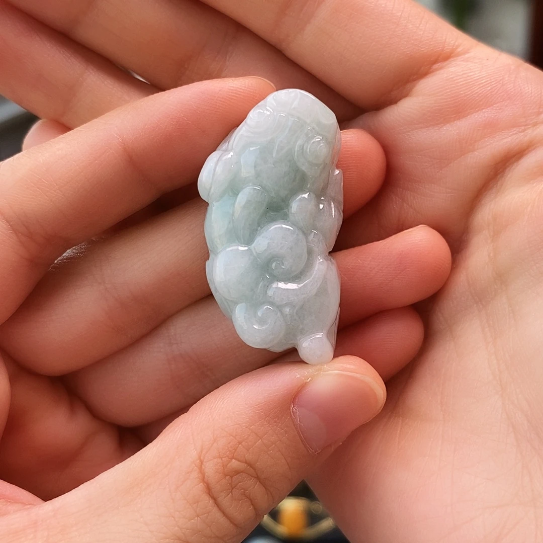 我***-翡翠未镶嵌颈饰貔貅