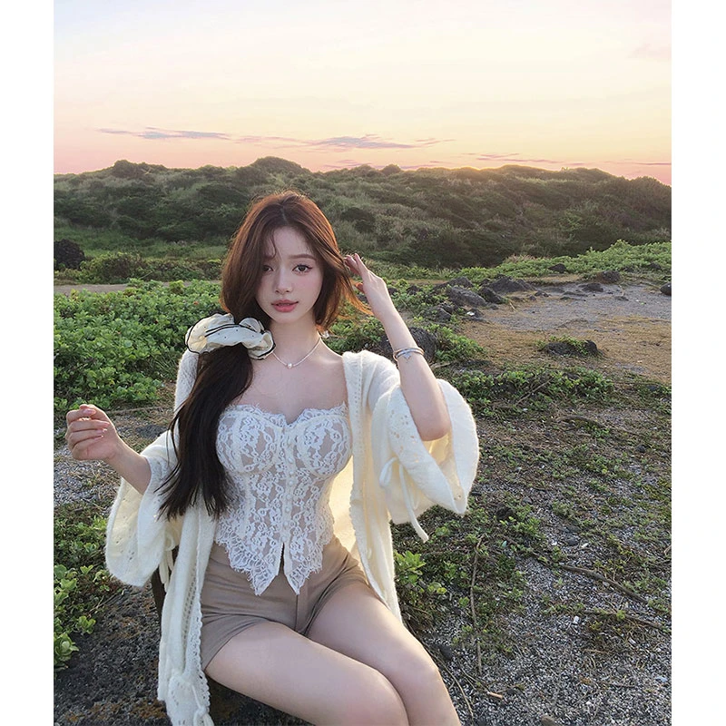 【温柔奶芙】重工镂空钩花慵懒抽绳针织开衫+蕾丝吊带+高腰显瘦短裤
