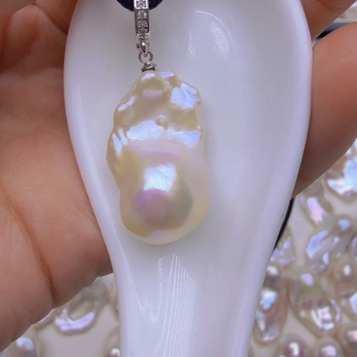 淡水珍珠吊坠(赠链)未镶嵌