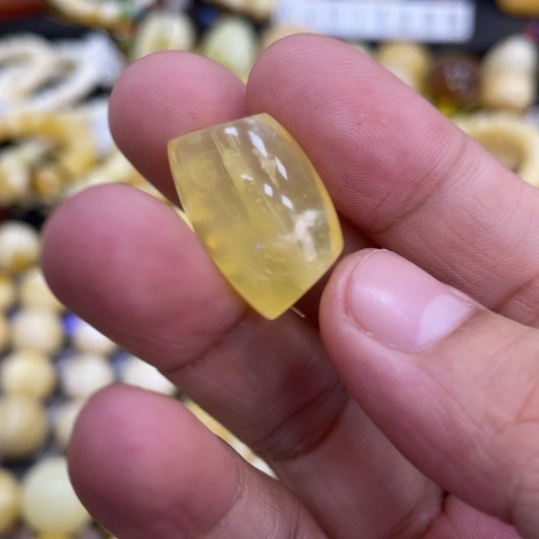 未镶嵌琥珀裸石21mm特色荧光马蹄