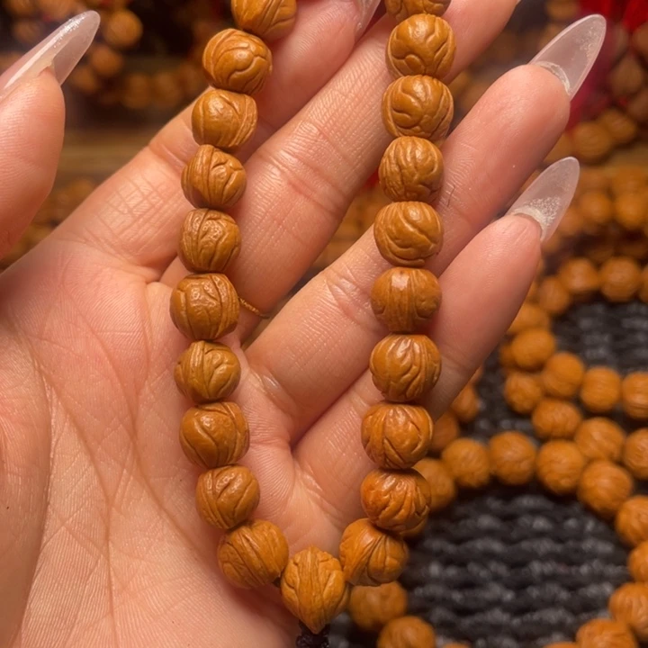 木质类龙纹桃枭挂件