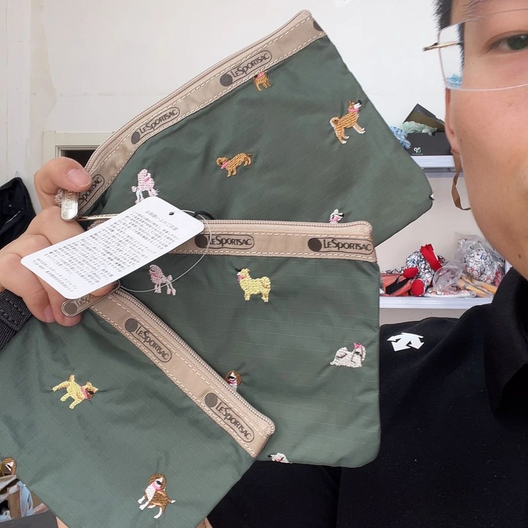 PU化妆包等各种产品的