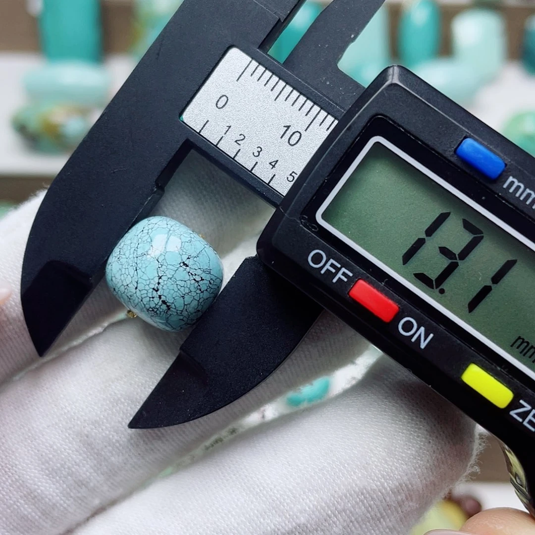 绿松石未镶嵌摆件