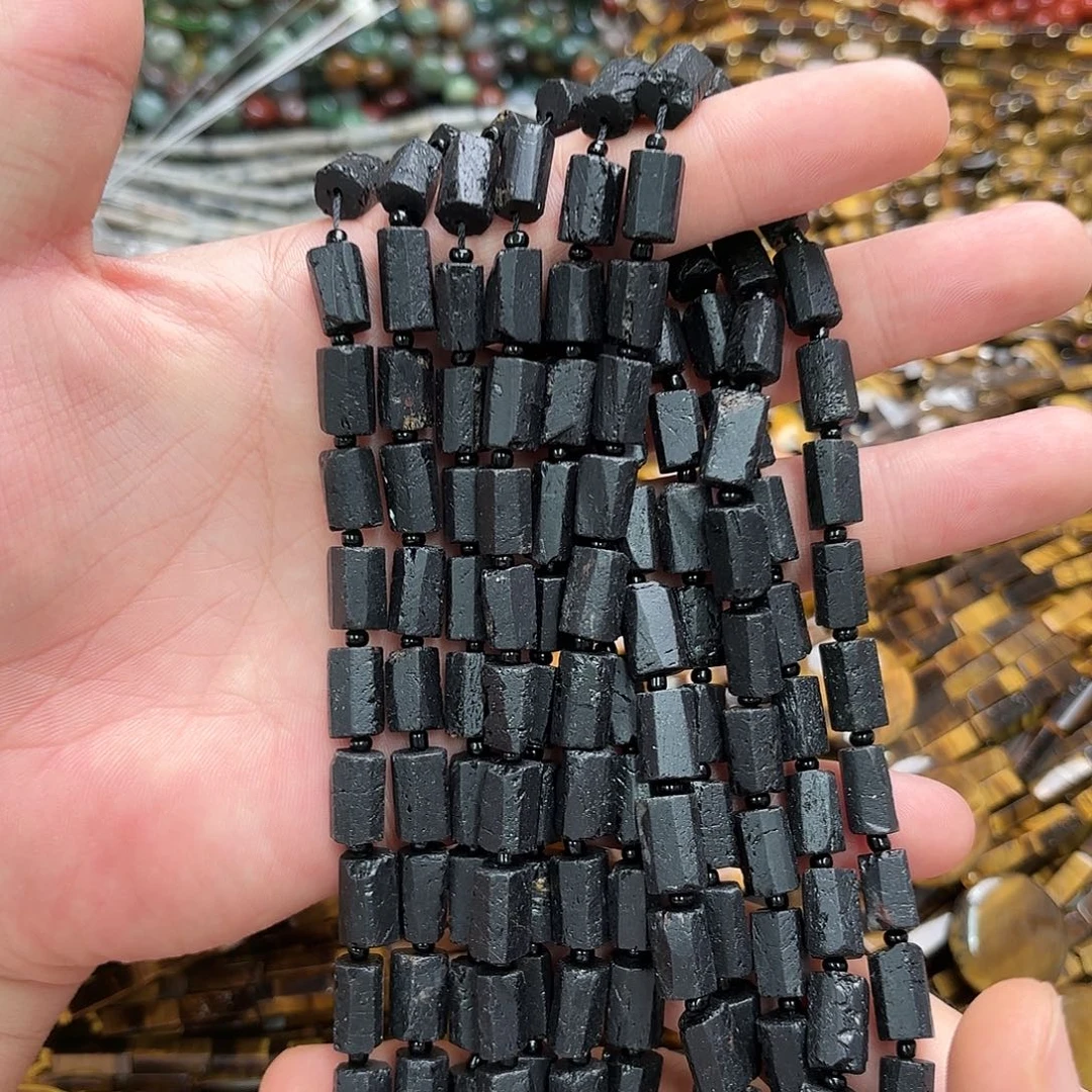 玛瑙/玉髓未镶嵌珠宝半成品7×11黑碧玺柱子一条不规则