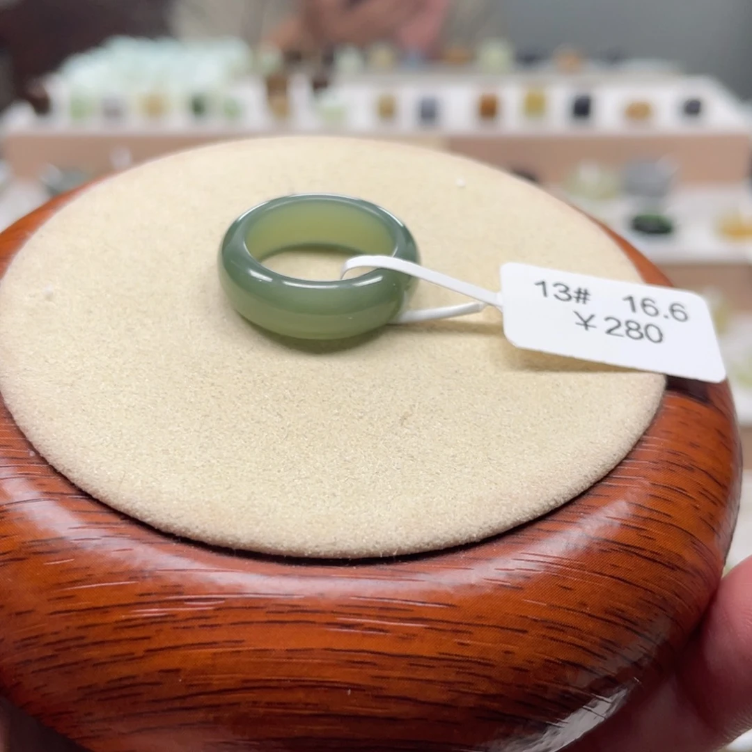 抹***沙和田玉戒指未镶嵌16.6