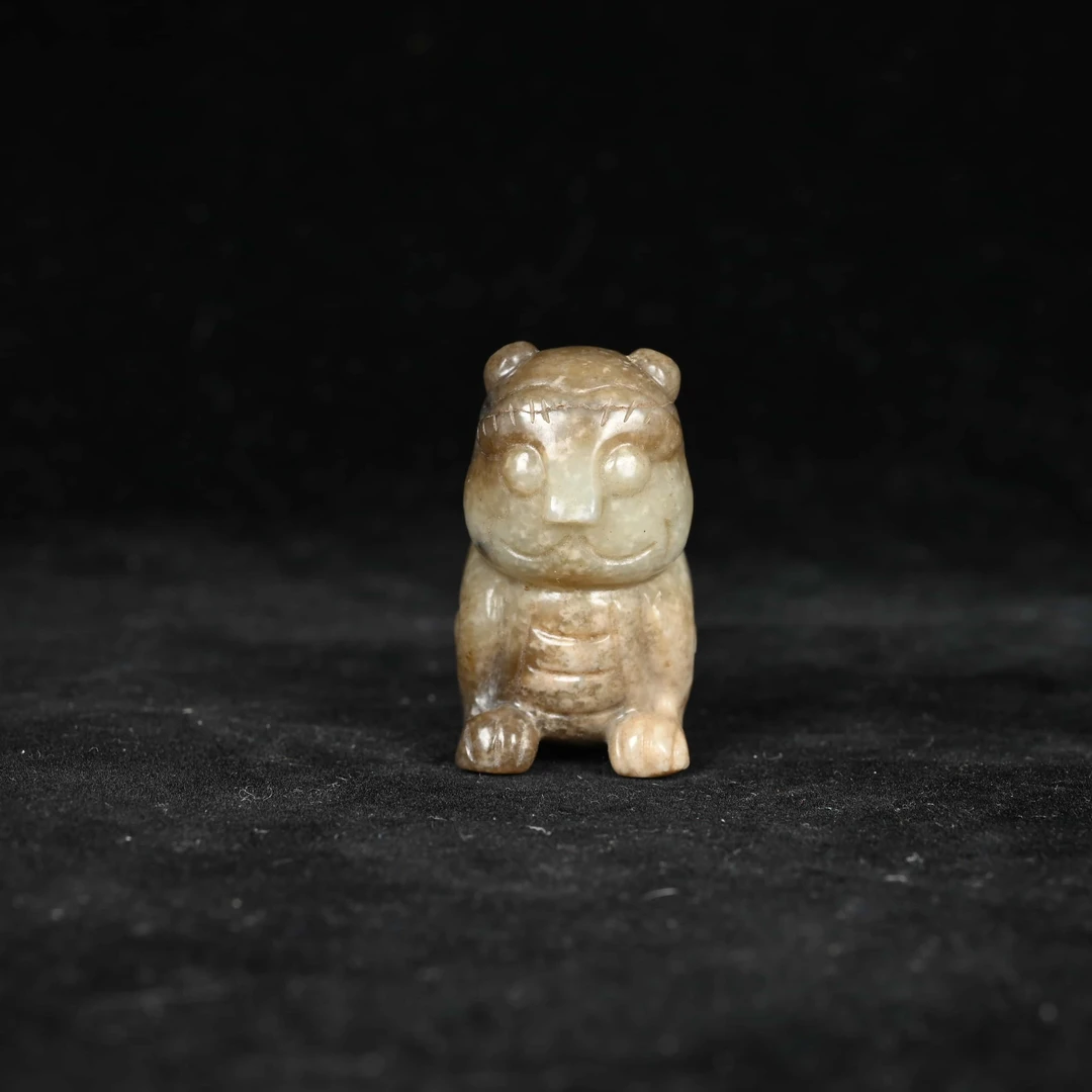 明代蹲坐玉虎挂饰/JE.080953/集萃斋