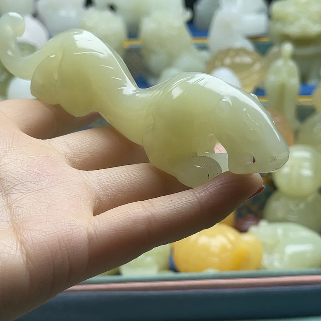 谈***笑玉天然桌面小摆件