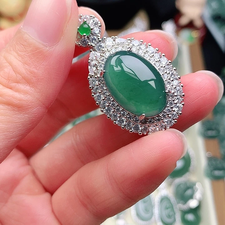 颈饰未镶嵌翡翠吊坠