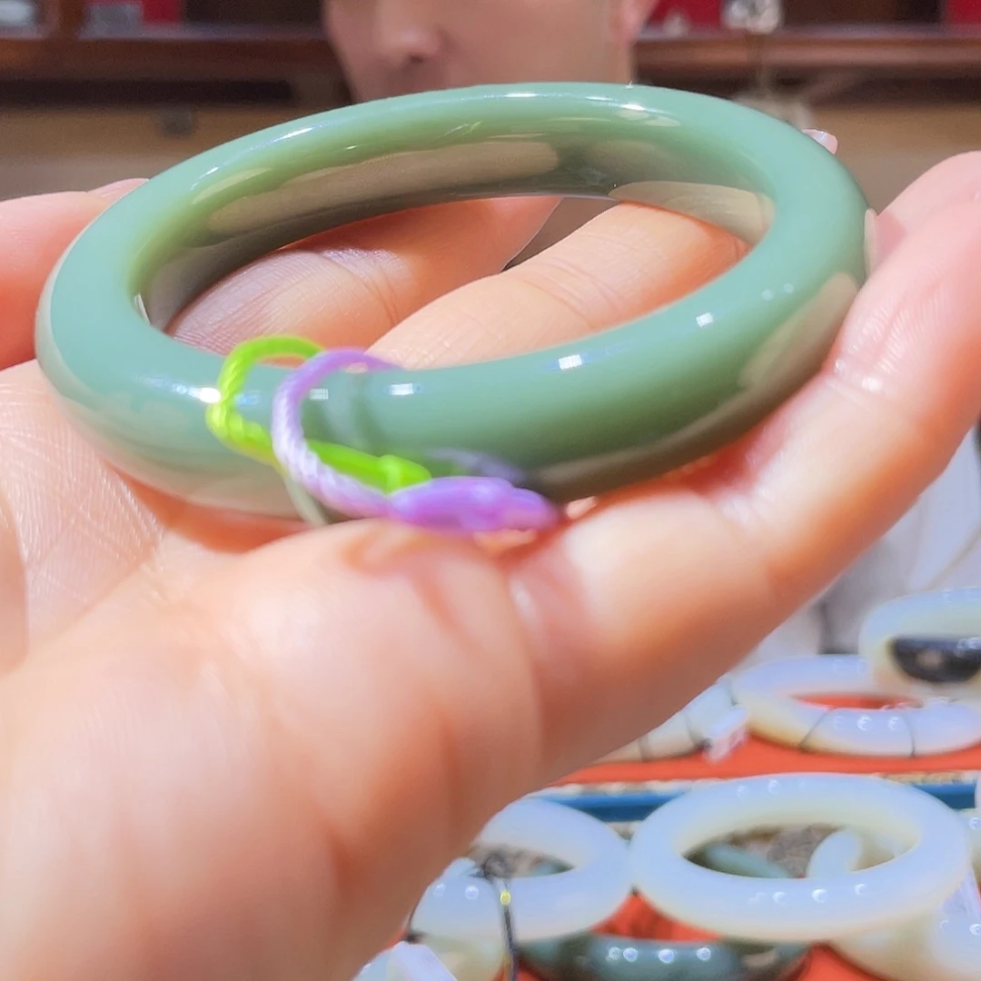 和田玉（青玉）未镶嵌手镯