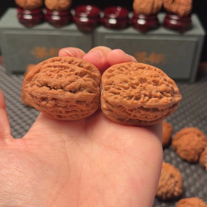 核桃文玩核桃—红锦鲤36