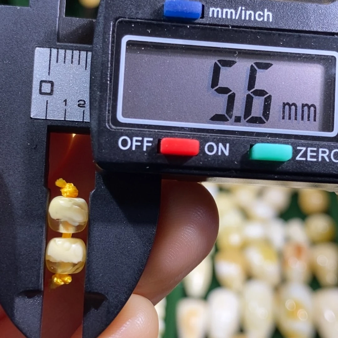 蜜蜡未镶嵌裸石配饰