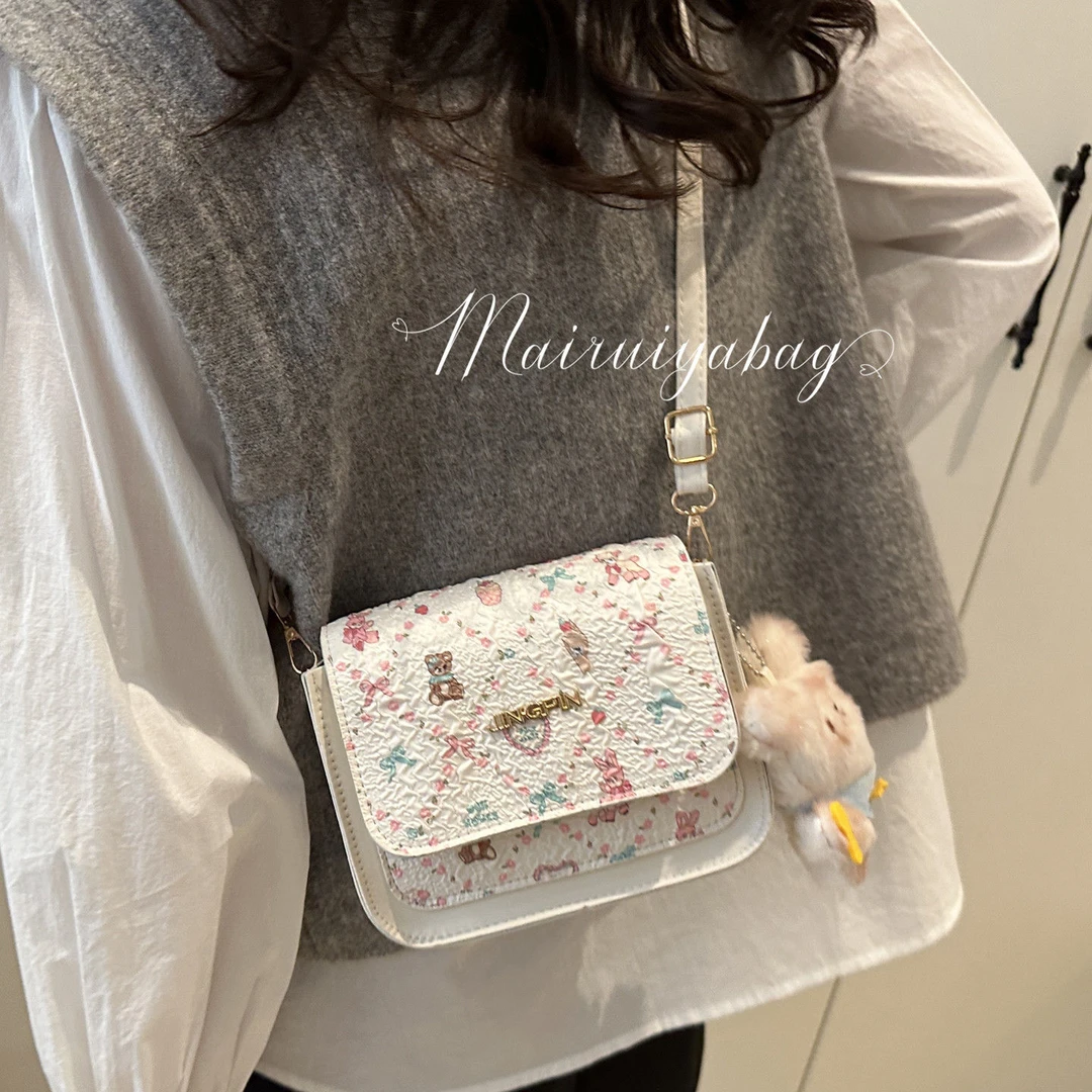 超火小众包包女2025新款夏季百搭斜挎包通勤单肩腋下包洋气小方包