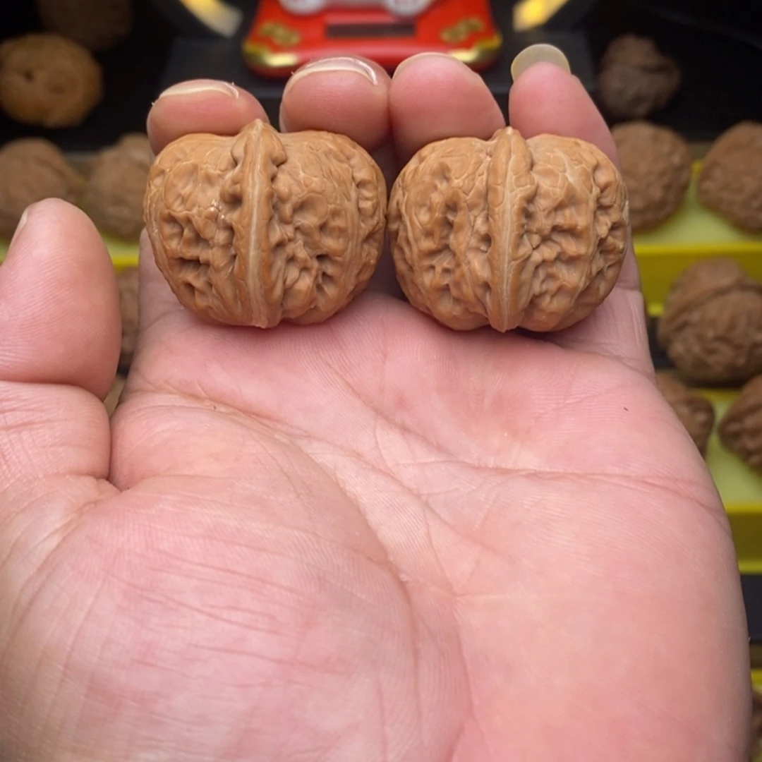 文玩核桃把件36元宝