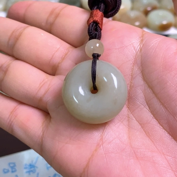 和田玉（糖玉）未镶嵌颈饰