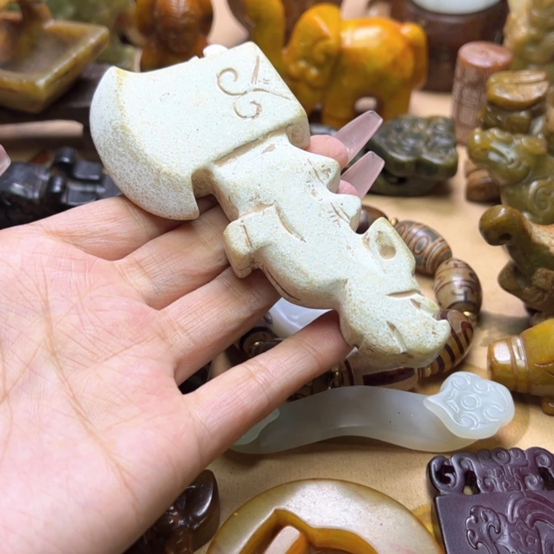 【闪购商品】蛇纹石玉颈饰未镶嵌