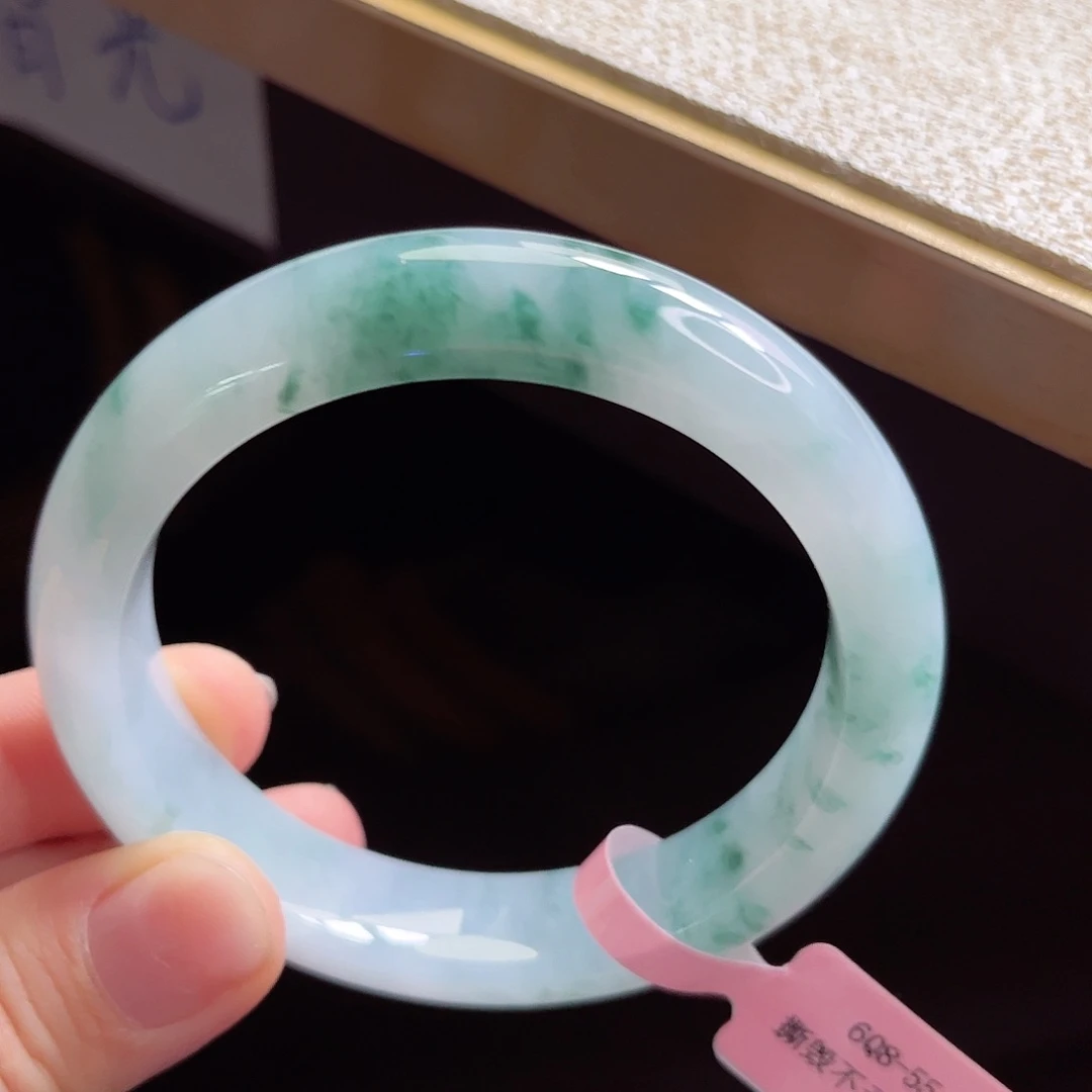 翡翠手镯未镶嵌手镯