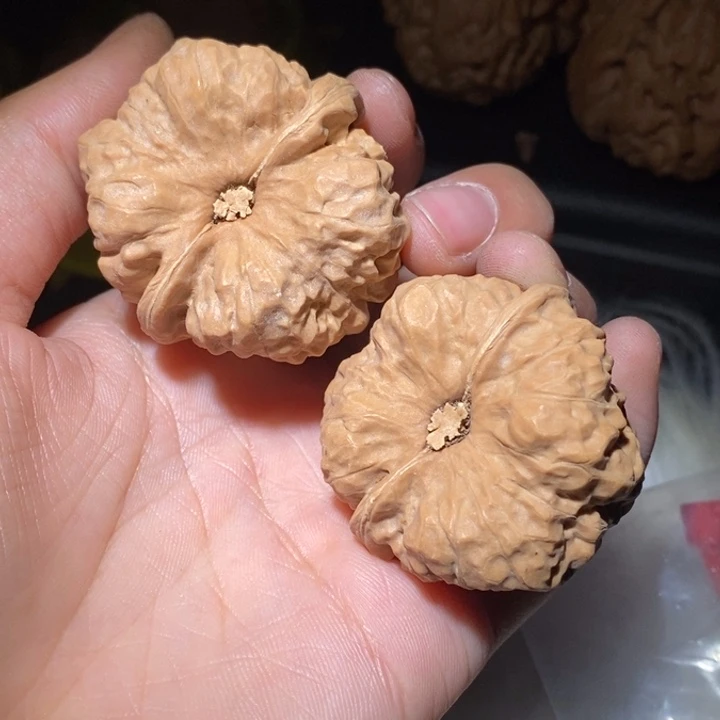 龙***哥文玩核桃吊坠满黄hamatou