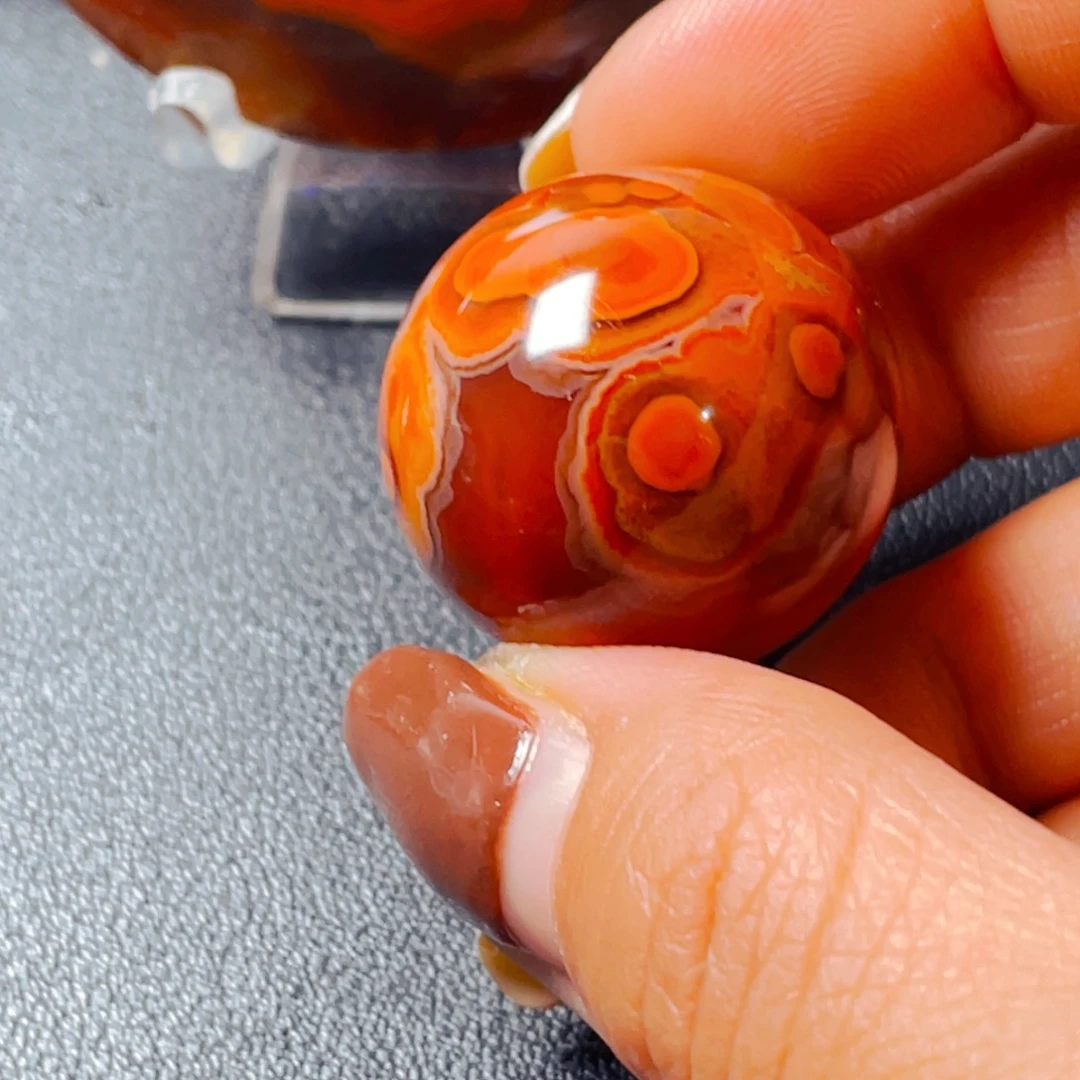 未镶嵌颈饰玛瑙/玉髓小*